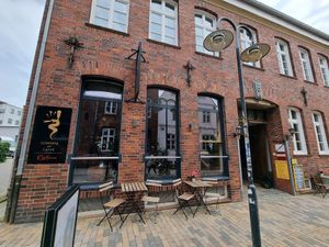 Front / outdoor seating at Scuderia del Caffè in Husum
