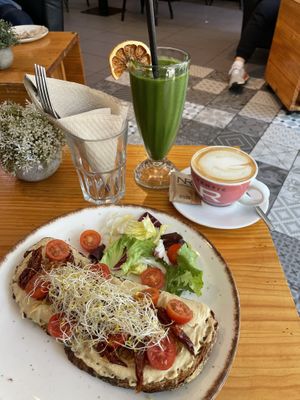 Breakfast  at Patchwork in Barcelona