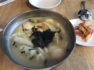 Tteok mandu guk  at Vegan Insa - 비건인사 in Seoul
