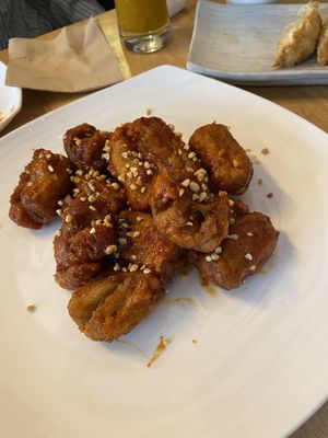 Soy bean seasoned chicken   at Vegan Insa - 비건인사 in Seoul
