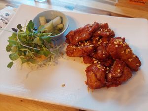 Korean fried chicken at Vegan Insa - 비건인사 in Seoul
