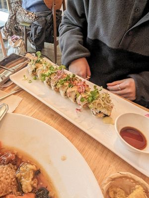 California Roll at Vegan Insa - 비건인사 in Seoul