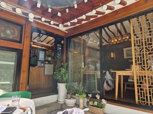Inside at Vegan Insa - 비건인사 in Seoul