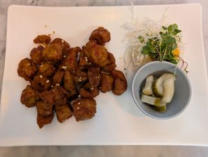 Korean fried chicken at Vegan Insa - 비건인사 in Seoul