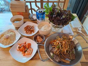 Vegan bulgogi and vegan fried egg at Vegan Insa - 비건인사 in Seoul