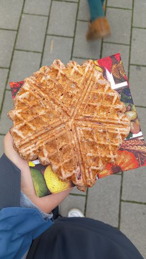 herzhafte waffel mit möhre und rote beete (zahl was es dir wert ist) at The Good Food in Cologne