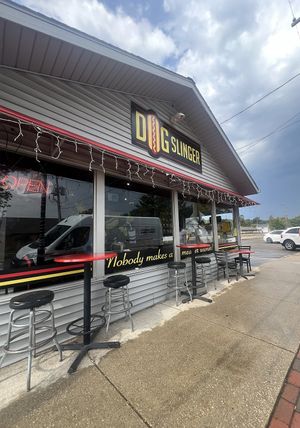 Fun front  at DogSlinger in Stevensville