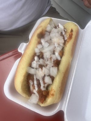 Chili onion and vegan mayo  at DogSlinger in Stevensville