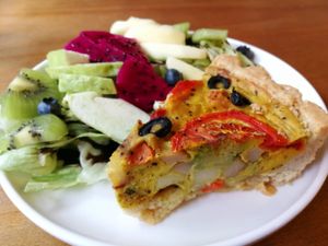 vegan quiche with fruit salad at YIPU VEGAN in Taichung