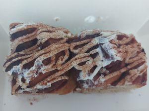 Cinnamon buns at Back to Eden in Central Singapore