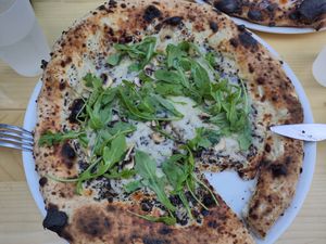 Vegane Trüffelpizza at La Pâte à Pizza in Marseille