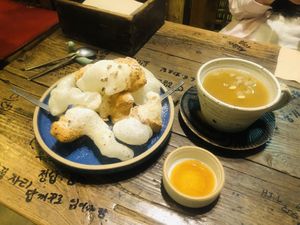 구름떡 (GuReumTteok) & 식혜 (SikHye) 💚  at Vegan Dalsae 달새는달만생각한다 - Maybe closed in Seoul