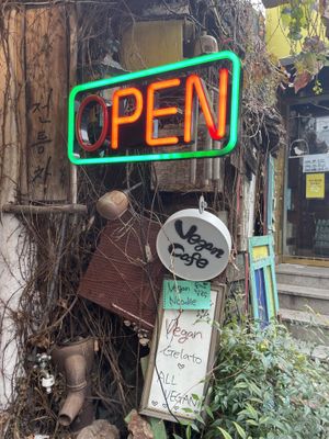   at Vegan Dalsae 달새는달만생각한다 - Maybe closed in Seoul