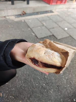 Vegan cherry pocket at Pockets in Nuremberg