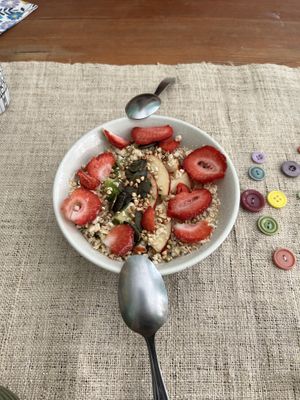 homemade granola with fruit and yoghurt  at Mange.Voyage.Aime in Nice
