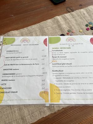 left: breakfast menu (permanent), right: changing lunch menu  at Mange.Voyage.Aime in Nice