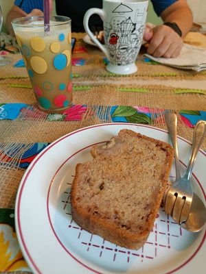 Banana bread at Mange.Voyage.Aime in Nice