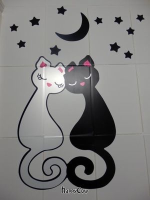 Cute cat picture on the Ladies toilet wall at Vegania Restaurante in Madrid