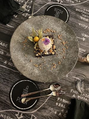 De pernas para o ar 🤤  at A Tal da Pizza in Sao Joao Da Madeira