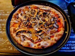 "Olhar com Olhos de Ver". at A Tal da Pizza in Sao Joao Da Madeira