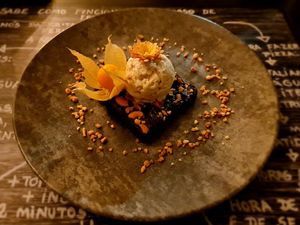 "De Pernas para o Ar". at A Tal da Pizza in Sao Joao Da Madeira