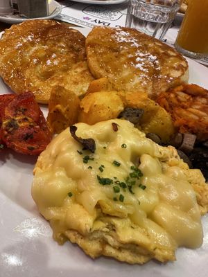 Grandes opciones vegetarianas y veganas, tienen incluso un menú exclusivamente vegano.   at La Desayuneria - Barbieri in Madrid