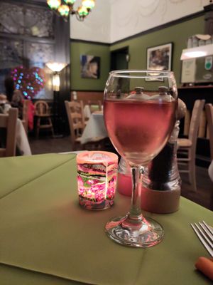 Had a quiet early dinner solo as I was leaving the place was filling up and very lively at Remys Cafe Kulinarya in St Leonards