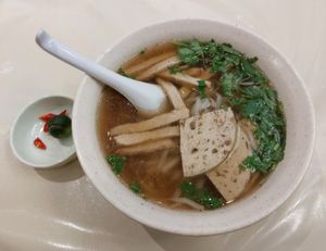 (A1) Vermicelli Noodles with Veggie Shredded Chicken and Veggie Vietnamese Sausage (changed to soup noodles) 素扎肉鶏絲湯檬 at Hong Quyen Veggie - 越式素食 in Hong Kong Island