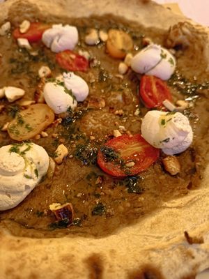 Vegan Pizza "fresca Vegana" at Sapori di Casa in Bologna