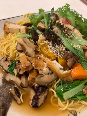 🇵🇸🇻🇳👩🏽‍🍼⚖️🧕🏼 Mì xào rau củ / Stir-fried noodles with vegetables 🇵🇸🇿🇦🇨🇳🇵🇸🌏🗝️👩🏽‍🍼⚖️🕌🧕🏼 at Chay Corner in Da Lat