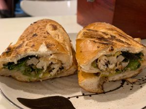 🇵🇸⚖️ Avocado 👩🏽‍🍼🇻🇳🇵🇸 & Tofu Bahn Mi 🗝️🇵🇸🇹🇭🇿🇦 at Chay Corner in Da Lat