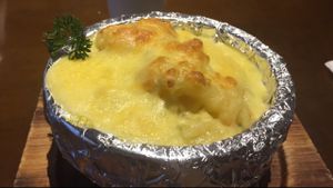 Baked potato mash with vegan cheese at Zǎozǐ Shù - Vegetarian Life Style - JiangNing in Shanghai