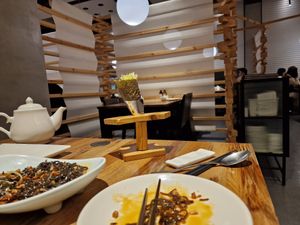 Ambiance at Zǎozǐ Shù - Vegetarian Life Style - JiangNing in Shanghai