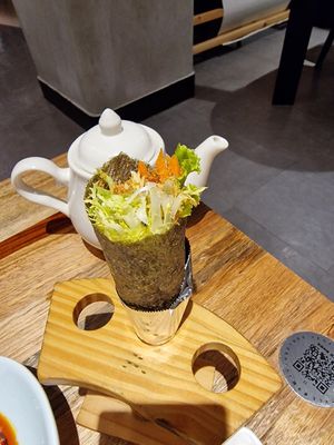 Fish wrap at Zǎozǐ Shù - Vegetarian Life Style - JiangNing in Shanghai