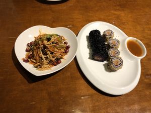 Veg sushi and some salad at Zǎozǐ Shù - Vegetarian Life Style - JiangNing in Shanghai