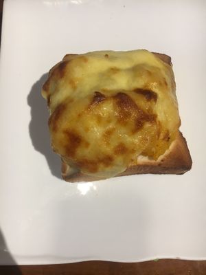 Sweet potato and bread bake with cheese  at Zǎozǐ Shù - Vegetarian Life Style - JiangNing in Shanghai