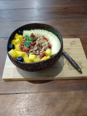Cliff vegan smoothie bowl (spirulina base) #Veganuary at TAN HOSTEL x CAFE in Ao Nang