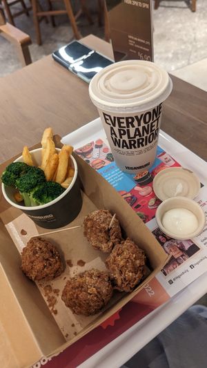 Mini meal of shroom pops 😋 $10.7 at VEGANBURG - Woodleigh Mall in Central Singapore