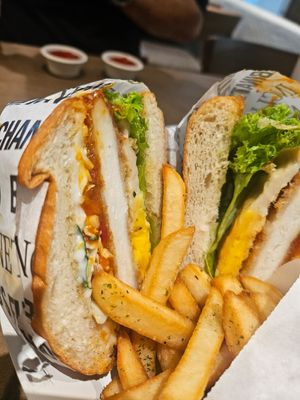 Chili Krab Burger with vegan egg ~ 25/9/23 at VEGANBURG - Woodleigh Mall in Central Singapore