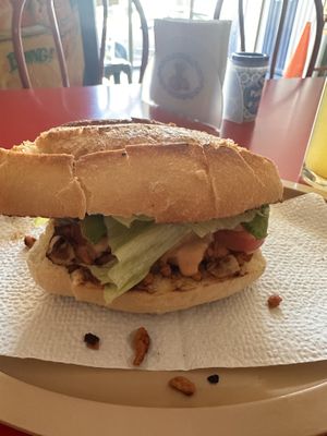 Torta de pastor, con mayonesa vegana.  at Om Burger Rincon Vegetariano in Zacatecas