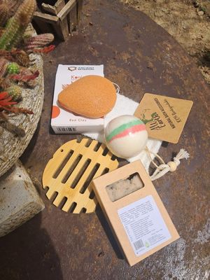 Jabones artesanales vegetales , disponible envío y recogida en calafell at Devisana Regalos originales veganos - Online in Calafell