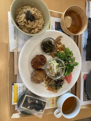 Lunch set  at Genmai Cafe in Osaka