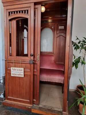 Interior 2 at Café Comet & Fürth Kaffee  in Vienna