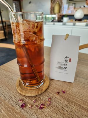 Rose Black Tea at Jing Si Books & Cafe  in Salisbury