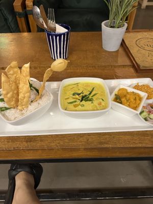 Vegan mixed vegetable curry   at The Barn by Starbeans in Ella