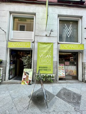 Entrada   at La Canela Biocentro in Madrid