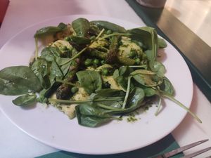 Green velvet at Pastan Barcelona in Barcelona