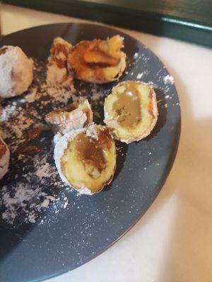 Lotus mini doughnuts at Pastan Barcelona in Barcelona