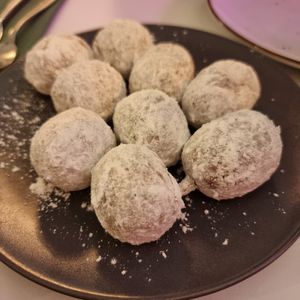 Mini donuts at Pastan Barcelona in Barcelona