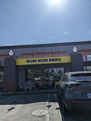 Storefront at NUM NUM BOBA - South Reno in Reno